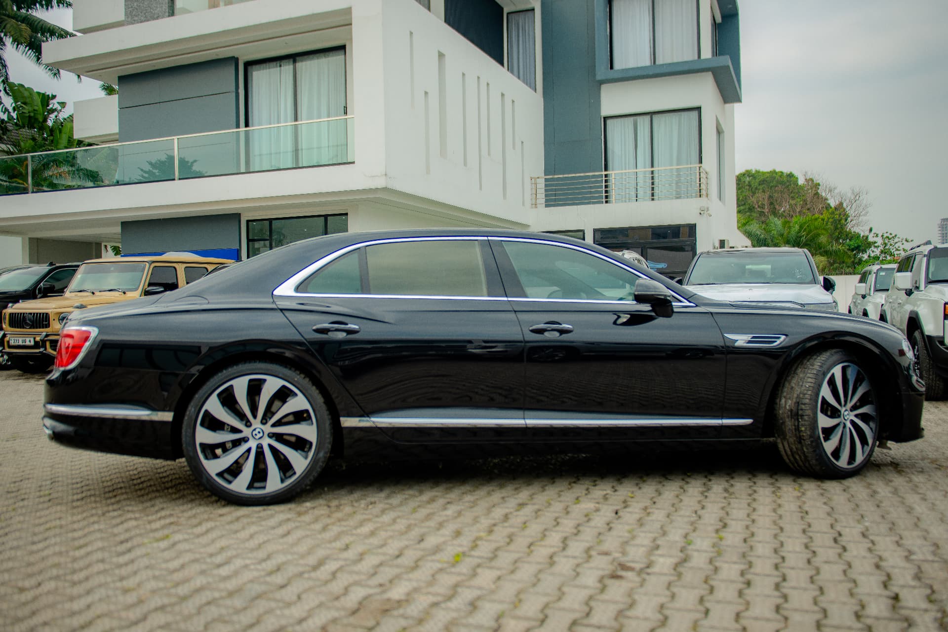 Véhicule de prestige OG Motors à Brazzaville